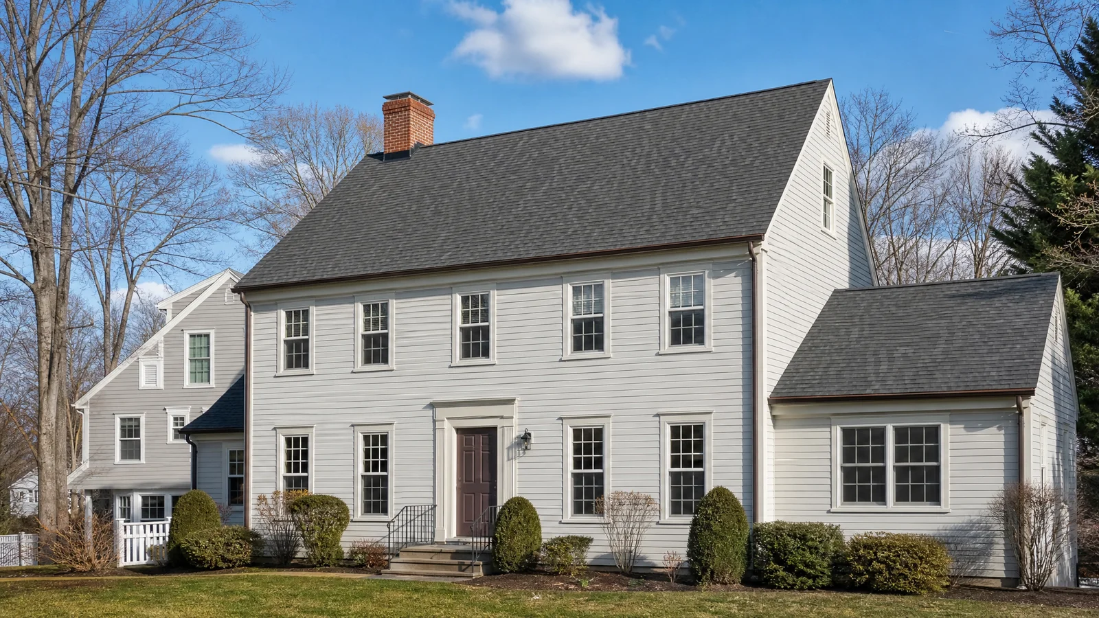 New architectural shingle roof on a CT home